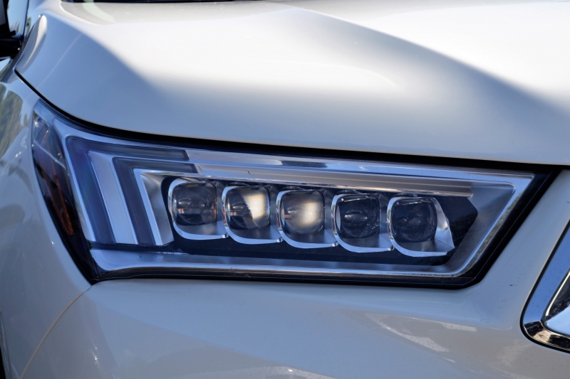 concession-auto-OPIO-min_acura-headlamp-2834131